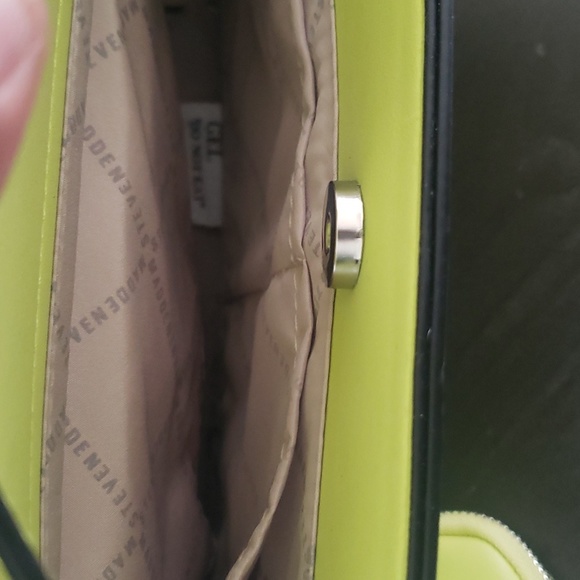 Steve Madden Beverlyn Lemon Bag with Crossbody strap Gift set - Picture 7 of 8